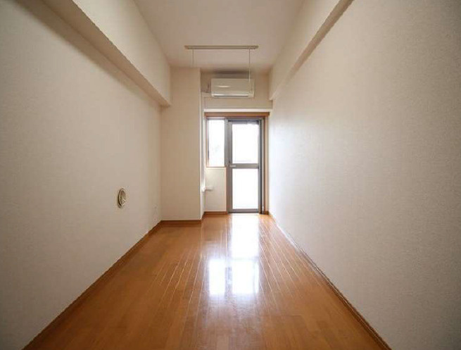 ＴＲＡＤＩＳ　ＮＩＰＰＯＲＩ．Ｓの居間・リビング