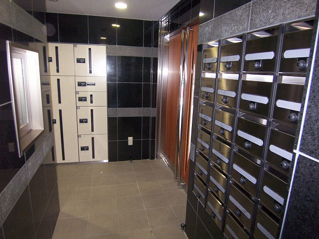 ＴＲＡＤＩＳ　ＮＩＰＰＯＲＩ．Ｓのその他共用部分