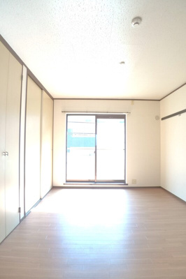 【居間・リビング】 | メゾン平野 | 内装は落ち着いています