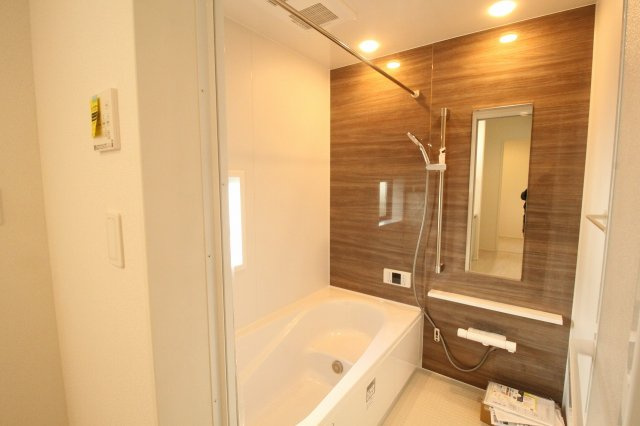 瀬戸東町３丁目　新築戸建　2号棟（全3棟）の浴室