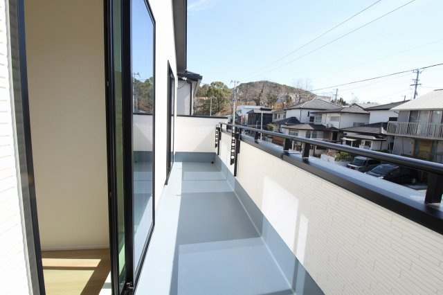 瀬戸東町３丁目　新築戸建　2号棟（全3棟）のバルコニー|2F　南西の部屋　5.62帖