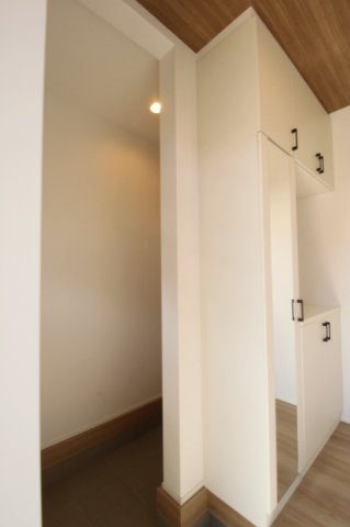 瀬戸東町３丁目　新築戸建　2号棟（全3棟）の収納|シューズインクローク