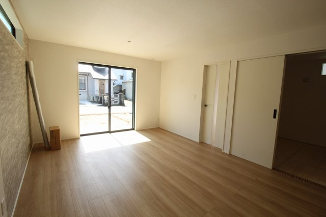 瀬戸東町３丁目　新築戸建　2号棟（全3棟）の居間・リビング|LDK　16.0帖