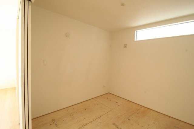 瀬戸東町３丁目　新築戸建　2号棟（全3棟）の洋室|和洋室　1F　4.5帖