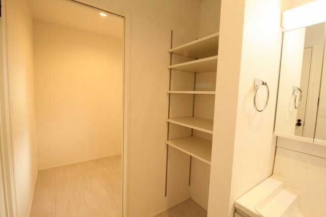 瀬戸東町３丁目　新築戸建　2号棟（全3棟）のランドリースペース