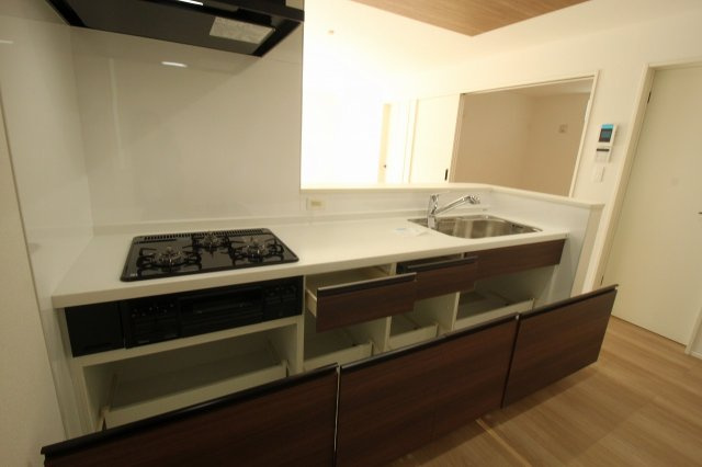 瀬戸東町３丁目　新築戸建　2号棟（全3棟）のキッチン|カウンターキッチン