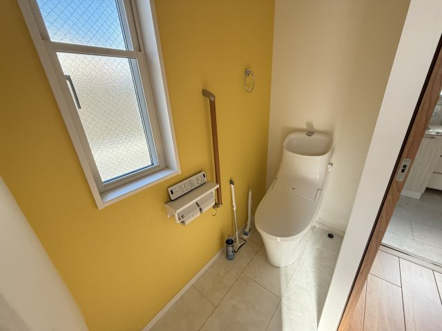 高崎市成田町　築浅中古住宅の独立洗面台|家事のしやすい広々とした洗面、ランドリースペース