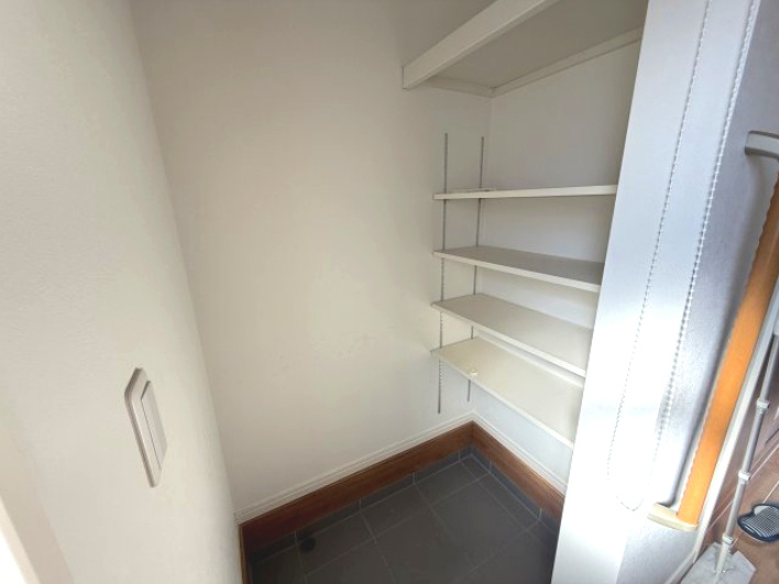 高崎市成田町　築浅中古住宅の玄関