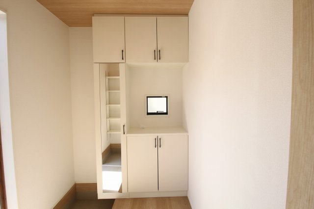 瀬戸東町３丁目　新築戸建　3号棟（全3棟）の収納|玄関収納