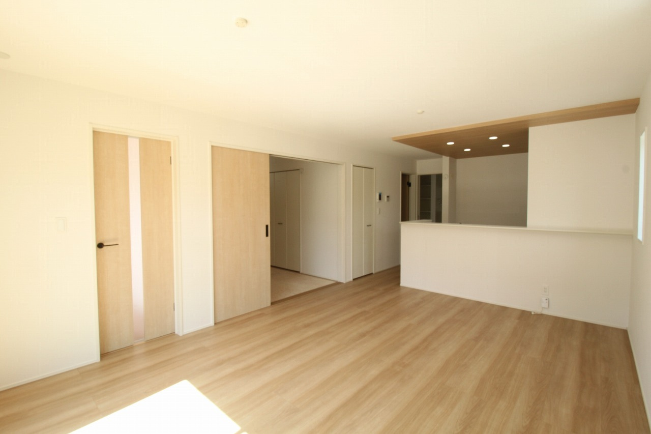 瀬戸東町３丁目　新築戸建　3号棟（全3棟）の居間・リビング|LDK　16.0帖