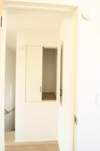 瀬戸東町３丁目　新築戸建　3号棟（全3棟）の収納|2F　ホール