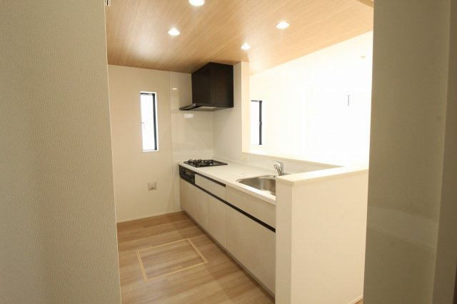 瀬戸東町３丁目　新築戸建　3号棟（全3棟）のキッチン