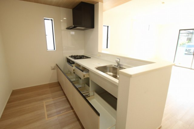 瀬戸東町３丁目　新築戸建　3号棟（全3棟）のキッチン|システムキッチン