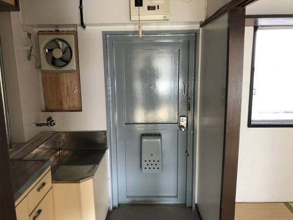 ビレッジハウス向山3号棟の玄関|ビレッジハウスの同一物件・同一タイプの間取りの写真です