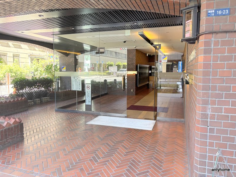 パレロワイヤル順慶町　仲介手数料無料のエントランス