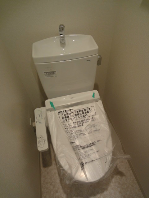 プレサンスジェネ新神戸ステーションフロントのトイレ