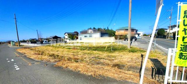 熊谷市永井太田　売地（建築条件無し）の前面道路含む現地写真