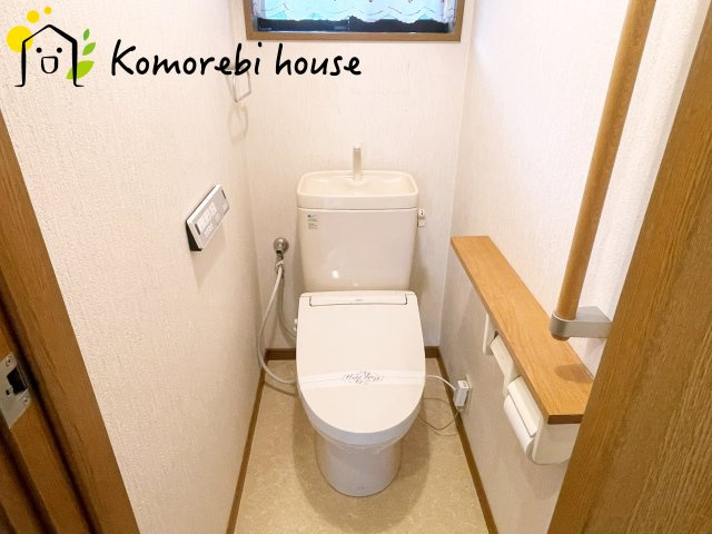 北足立郡伊奈町栄3丁目　中古一戸建てのトイレ|清潔感のあるトイレです