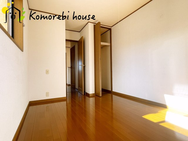 北足立郡伊奈町栄3丁目　中古一戸建ての寝室|広くて明るい寝室