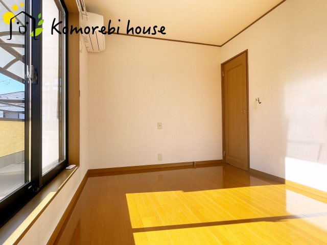 北足立郡伊奈町栄3丁目　中古一戸建ての洋室|広々とした洋室です