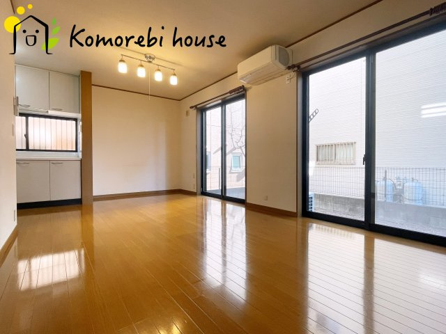 北足立郡伊奈町栄3丁目　中古一戸建ての居間・リビング|ゆったりとしたリビングです