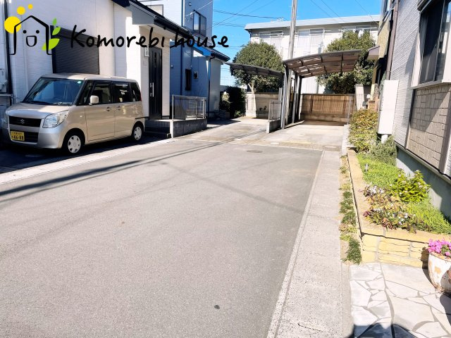 北足立郡伊奈町栄3丁目　中古一戸建ての前面道路含む現地写真|前面道路含む現地写真です