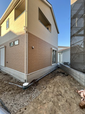 【前面道路含む現地写真】 | ■専任■高槻市東五百住町三丁目新築2026年2月下旬完成予定 | ■新築戸建（建築中・2026年2月下旬完成予定）※写真は2025年11月22日現在