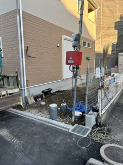 【前面道路含む現地写真】 | ■値下げしました■高槻市東五百住町三丁目　新築戸建 | 【住宅性能表示制度】
■耐震等級３（構造躯体の倒壊棟防止）  ■耐震等級３（構造躯体の損傷防止）
■耐風等級２
■一次エネルギー消費量等級６
■断熱等性能等級５