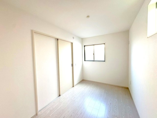 近鉄京都線「小倉」駅徒歩７分の立地に限定１区画◆即入居可能な4ＬＤＫ◆宇治市小倉町南浦1期の洋室|洋室（５帖）