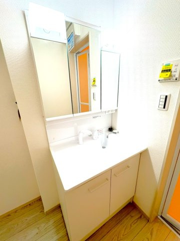 近鉄京都線「小倉」駅徒歩７分の立地に限定１区画◆即入居可能な4ＬＤＫ◆宇治市小倉町南浦1期の洗面所|洗面