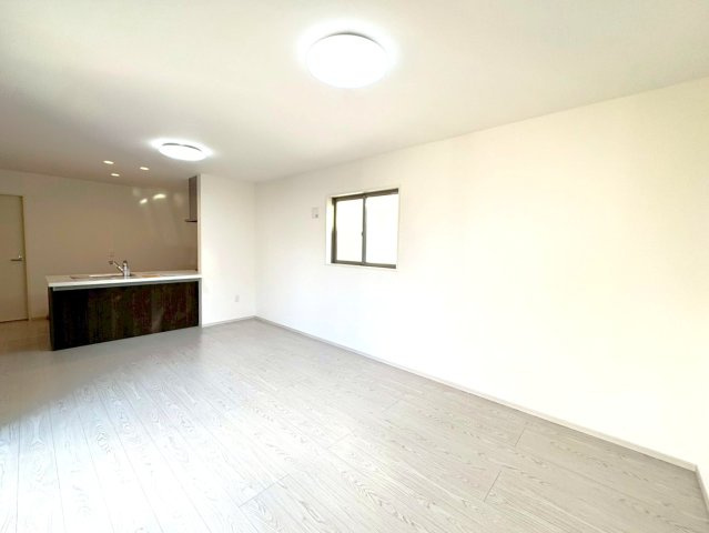 近鉄京都線「小倉」駅徒歩７分の立地に限定１区画◆即入居可能な4ＬＤＫ◆宇治市小倉町南浦1期の居間・リビング|リビング