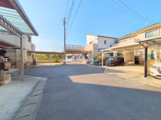 【前面道路含む現地写真】の画像