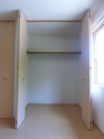 ブロードリッジ　Bの収納|イメージ201号室の写真（反転あり）