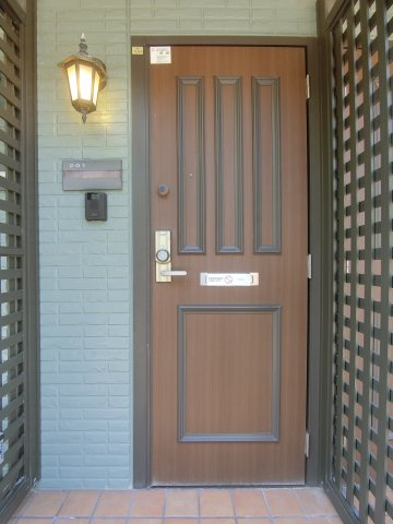 ブロードリッジ　Bの玄関|イメージ201号室の写真（反転あり）