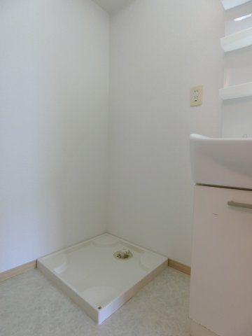 ブロードリッジ　Bの洗面所|イメージ201号室の写真（反転あり）