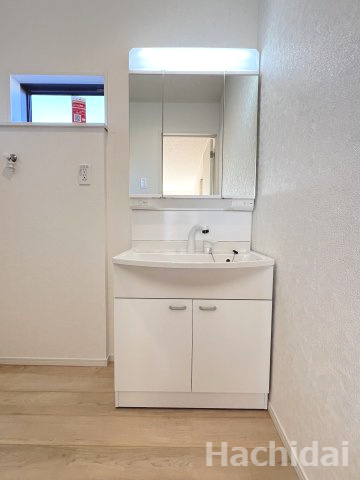 碧南市湖西町第2　新築一戸建の独立洗面台