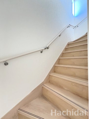 碧南市湖西町第2　新築一戸建の内装|階段