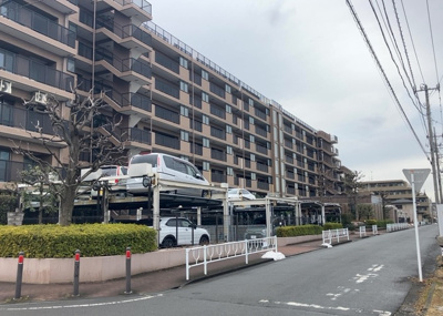 【構造・工法・仕様】 | クリオ相模原伍番館 | ＲＣ造、Reinforced Concreteは直訳すると補強されたコンクリートです。主に柱や梁・床・壁が鉄筋とコンクリートで構成おり、鉄筋を組んだ型枠にコンクリートを流し込んで固めたものを指します。