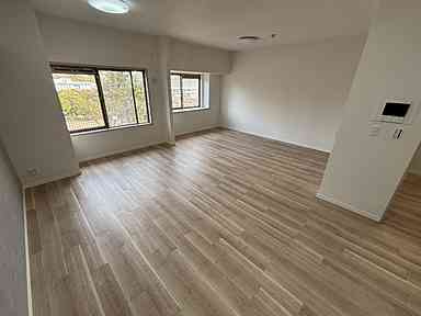 藤和平和公園ホームズの居間・リビング