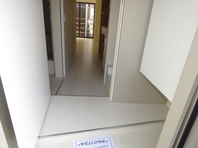 【玄関】 | ｓｖａｒｔｂｒｕｎ（スヴァートブルン）