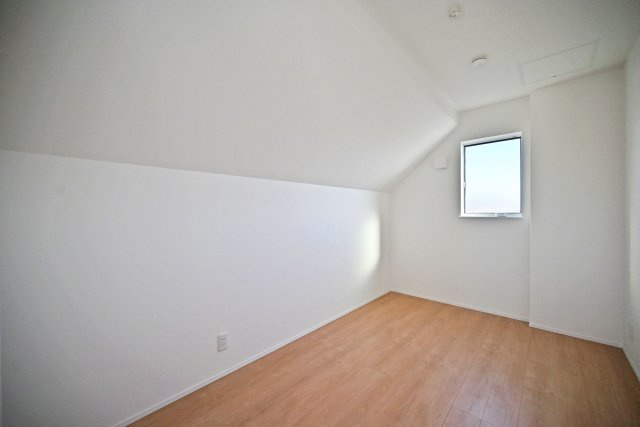 宝塚市高司1丁目新築一戸建て│3SLDK+並列駐車2台可(車種制限有)の洋室|-洋室5.1帖(3F)-