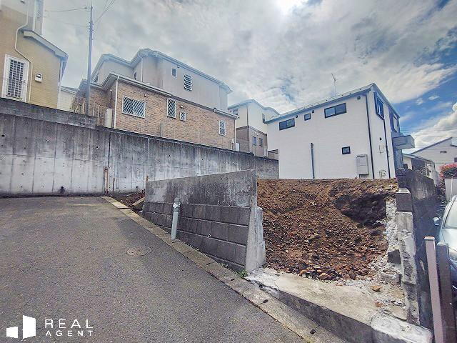 泉区和泉中央南３丁目　新築戸建　4980万円の前面道路含む現地写真