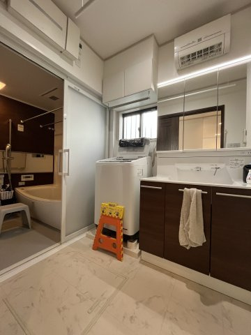 中古住宅　那加不動丘2丁目の独立洗面台