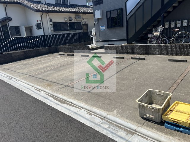 アイルリッチの駐車場