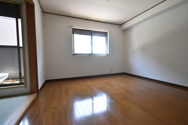 ソレアード甲東園の居間・リビング