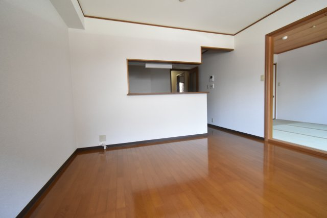 ソレアード甲東園の居間・リビング