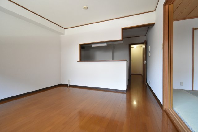 ソレアード甲東園の居間・リビング