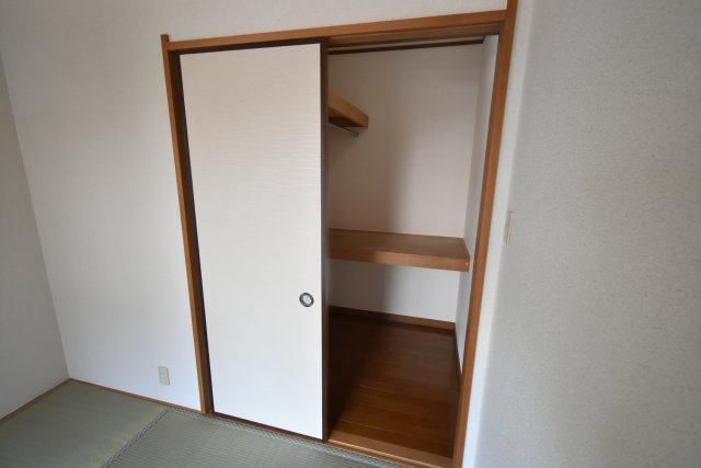 ソレアード甲東園の収納