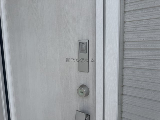 飯能市双柳・全8棟　新築一戸建　1号棟　～大容量WICあり～の設備|タッチキー対応玄関ドア
