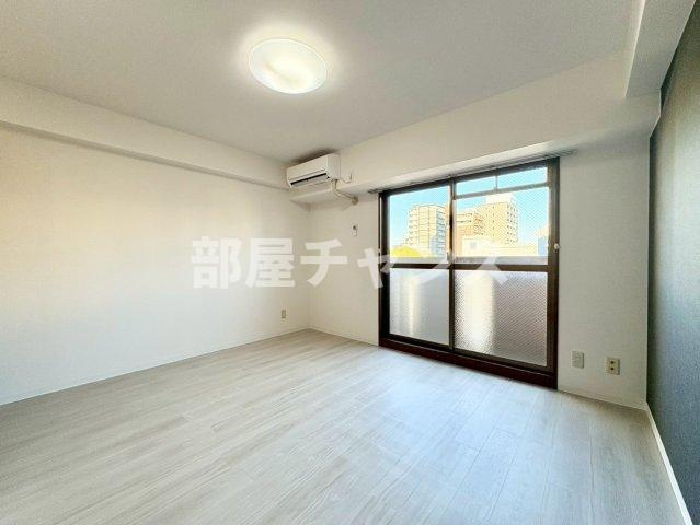 アーバンライフヤマゼンの居間・リビング